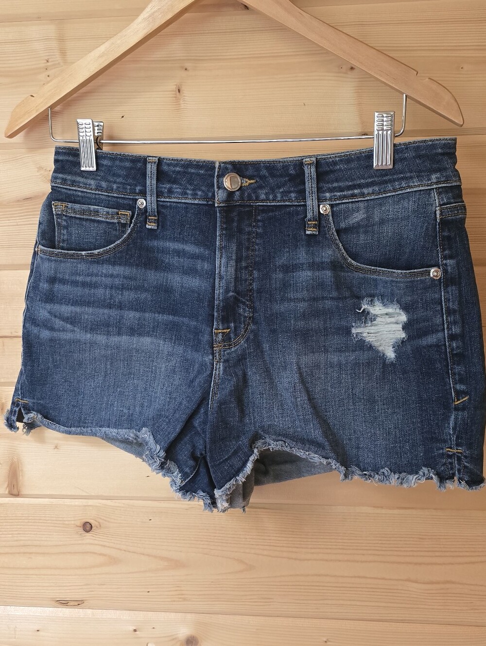 Good American, High Rise Distressed Denim Shorts, Blue364, Size 8/29